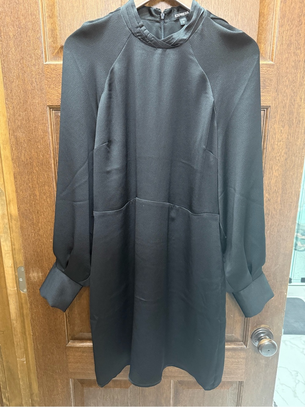 Express Black Textured Long-Sleeve Shift Dress